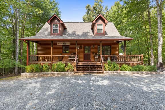 THE Cabin - Image 1