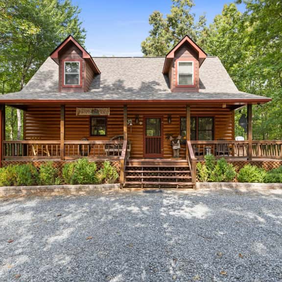 THE Cabin - Image 1